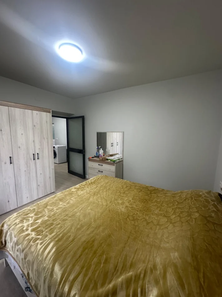 Tirane, jepet me qera apartament 1+1+Ballkon Kati 2, 60 m² 600 € (Rruga Elbasanit, Shkolla e Baletit)