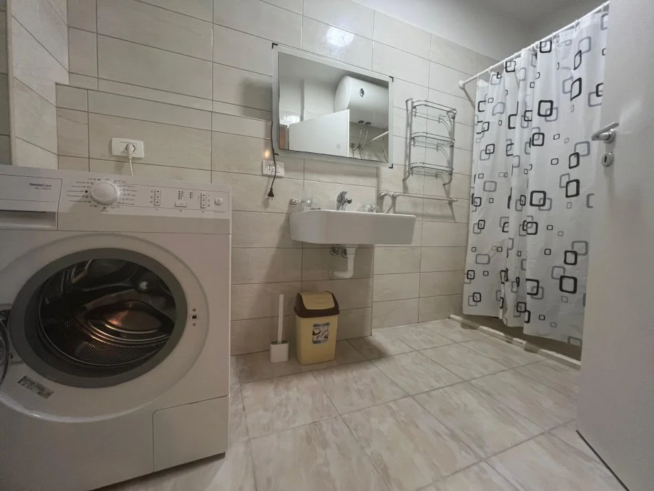 Tirane, jepet me qera apartament 2+1+Aneks+Ballkon Kati 2, 75 m² 500 € (Rruga Siri Kodra)