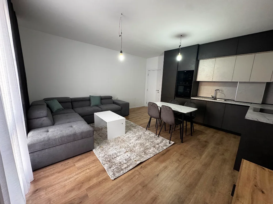 Tirane, jepet me qera apartament 2+1+Ballkon Kati 7, 95 m² 450 € (Apartament 2+1 Per Qera Univers City I Pabanuar Me Pare )