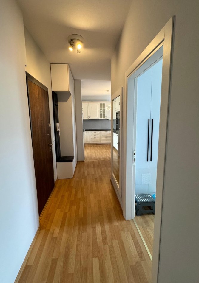 Tirane, jepet me qera apartament 2+1+Ballkon Kati 5, 96 m² 750 € (Rruga Frederik Shiroka)