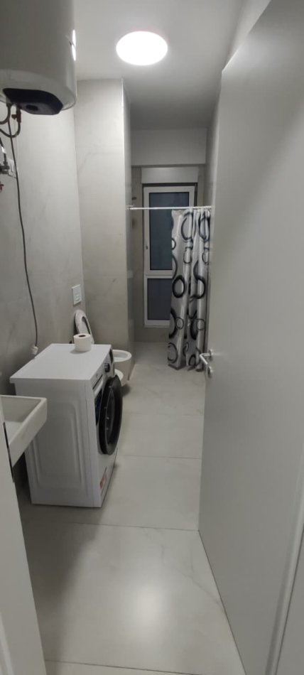Tirane, jepet me qera apartament 1+1 Kati 1, 61 m² 400 € (Fresku)