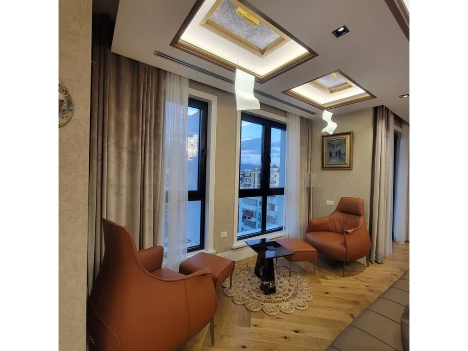 Tirane, shitet apartament+verande | Penthouse 5+1+Aneks+Ballkon Kati 1, 505 m² (SQUARE 21, rruga e Kavajes)