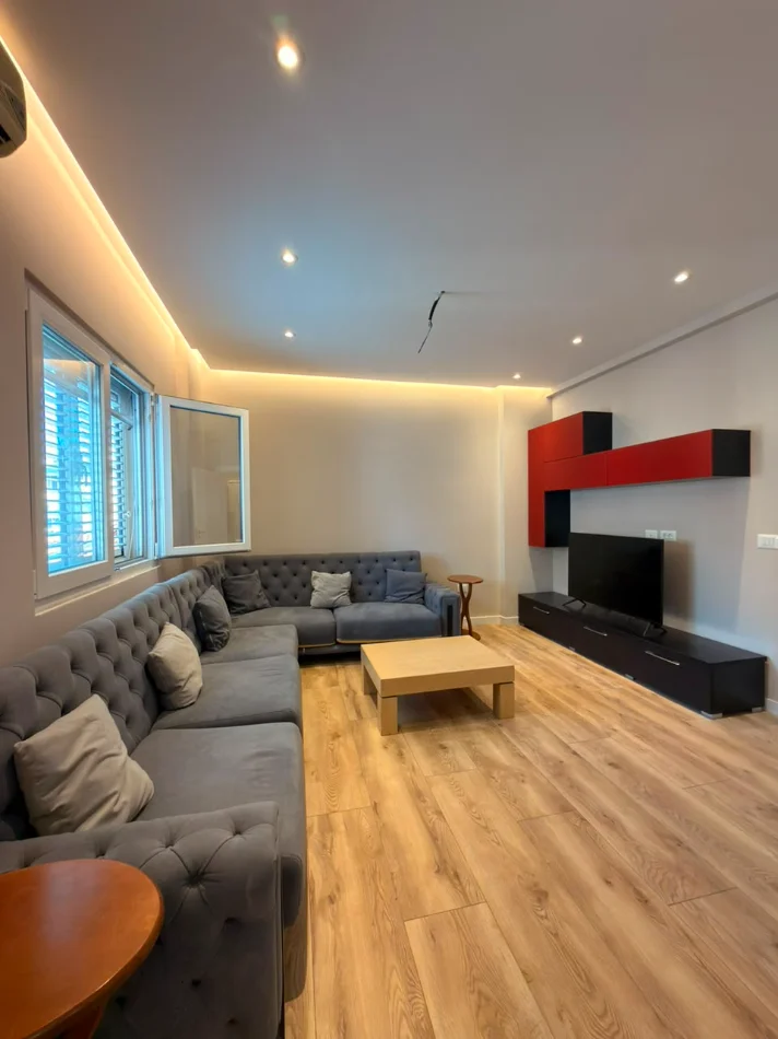 Tirane, shes apartament 2+1+Ballkon Kati 3, 106 m² 220.000 € 
