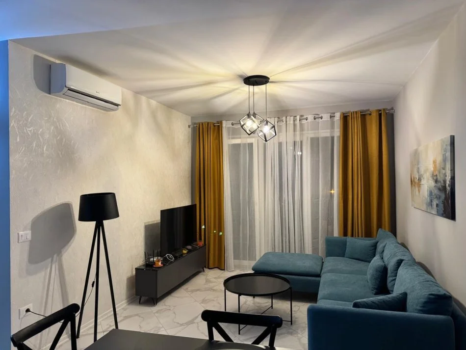 Tirane, jepet me qera apartament 1+1+Ballkon Kati 5, 70 m² 600 € (DON BOSKO)