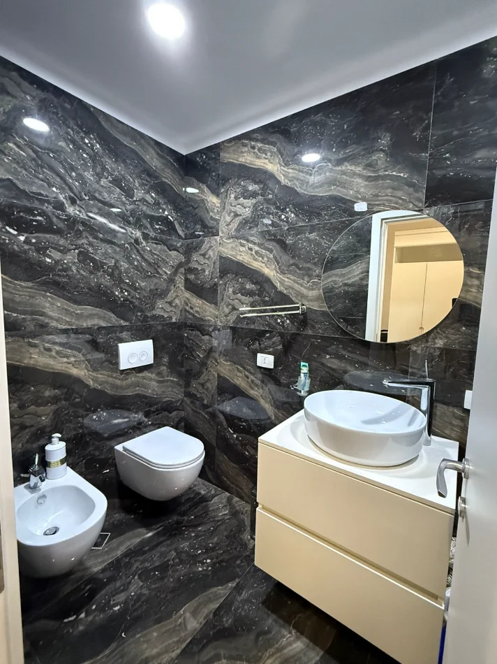 Tirane, jepet me qera apartament 2+1 Kati 2, 110 m² 800 € (Ish Fusha e Aviacionit)