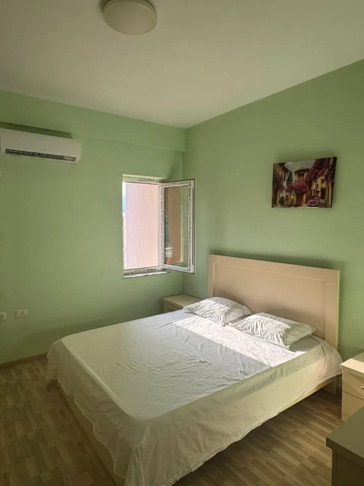 Pogradec, jepet me qera apartament 1+1+Ballkon Kati 5, 40 € (Rruga kryesore perballeme me hotel 1 Maji)