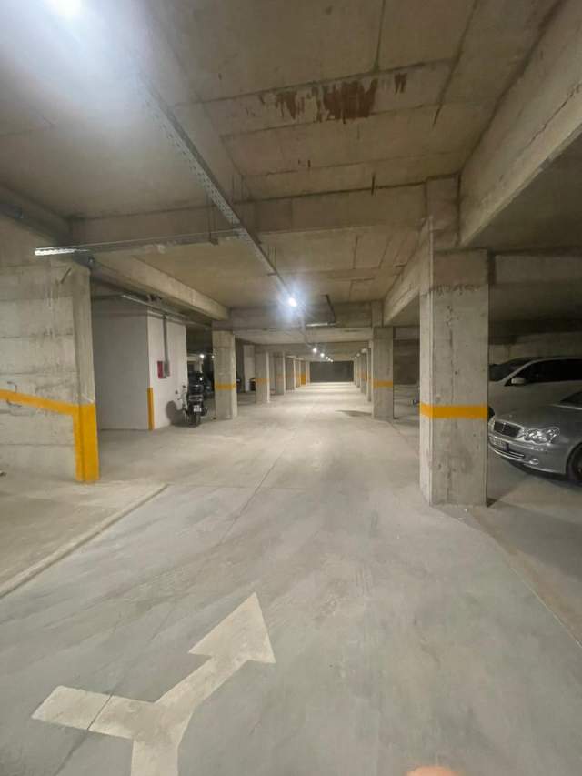 Tirane, shitet garazh 1+1 22 m² 16.000 Euro (Ali Demi)