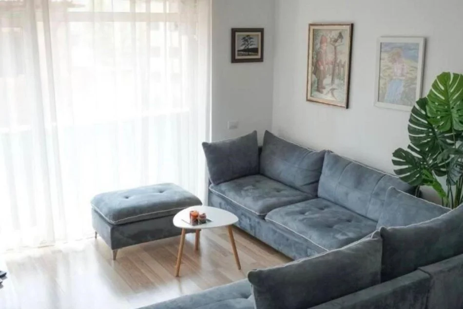 Tirane, jepet me qera apartament 1+1+Ballkon Kati 3, 67 m² 750 € (Qender)