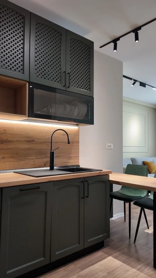 Tirane, jepet me qera apartament 2+1+Ballkon Kati 3, 120 m² 1.100 € (Reuga qemal stafa)