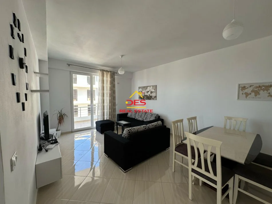 Vlore, jepet me qera apartament 2+1+Ballkon Kati 7, 108 m² 500 € (Rr Sazani)