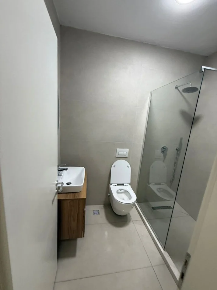 Durres, shitet apartament 1+1+Ballkon Kati 2, 74 m² 73.000 € 