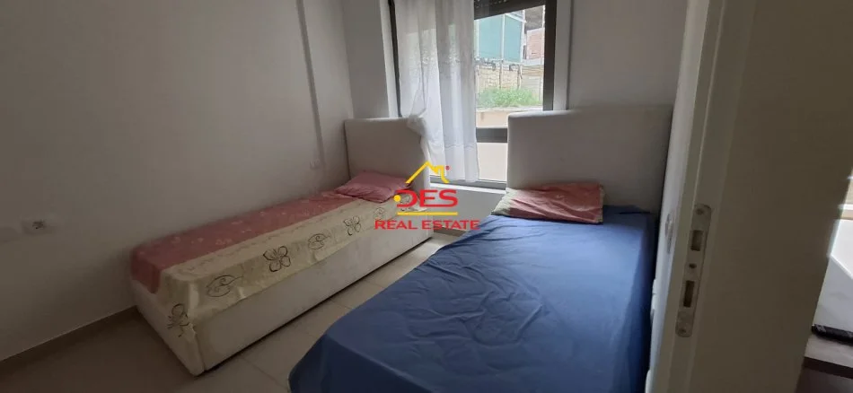 Vlore, jepet me qera apartament 2+1+Ballkon Kati 2, 80 m² 400 € (Rruga Aleksanër Moisiu)