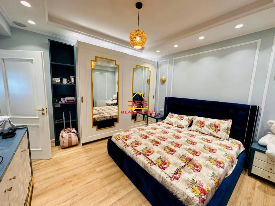 Vlore, jepet me qera apartament 2+1+Ballkon Kati 2, 120 m² 1.500 € (Rruga Murat Tërbaçi)