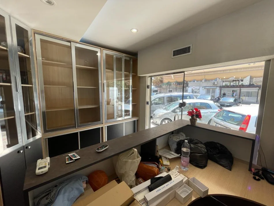 Tirane, shitet ambjent biznesi Kati 0, 42 m² 136.000 € (Vasil Shanto)