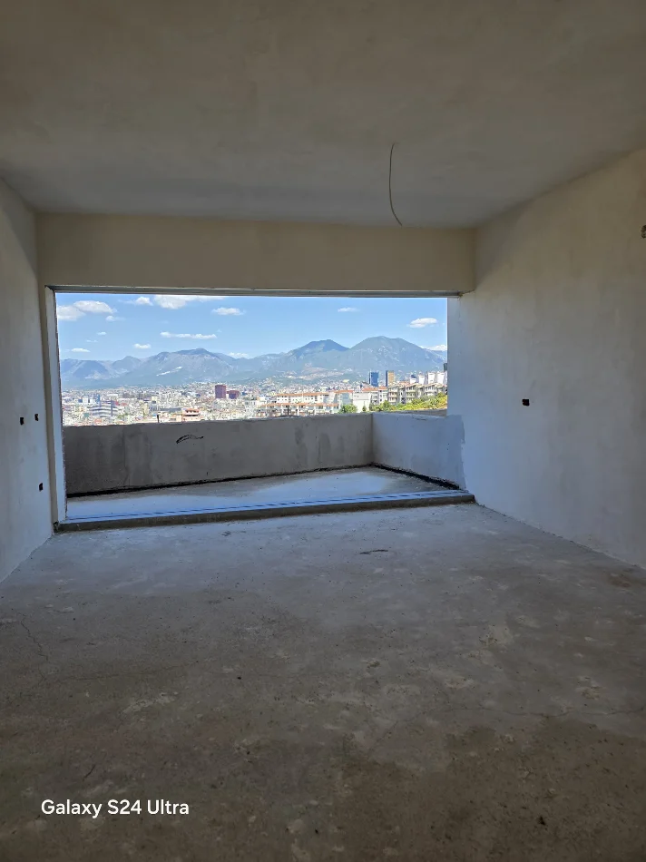 Tirane, shitet apartament 3+1 Kati 2, 231 m² 360.000 € (Kodra diellit 2)
