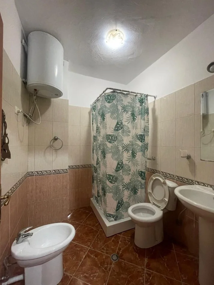 Tirane, jepet me qera apartament 1+1+Ballkon Kati 3, 76 m² 500 € (Medar Shtylla)