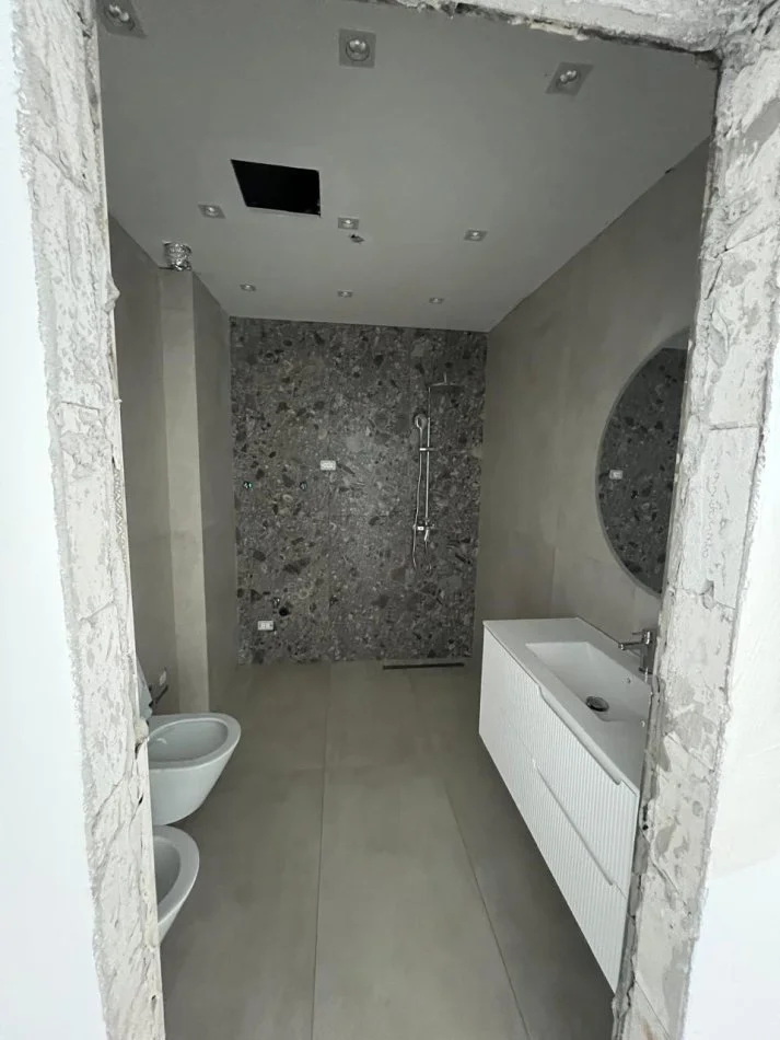 Tirane, jepet me qera apartament 1+1 Kati 3, 1.200 € (Lake View Tirana)