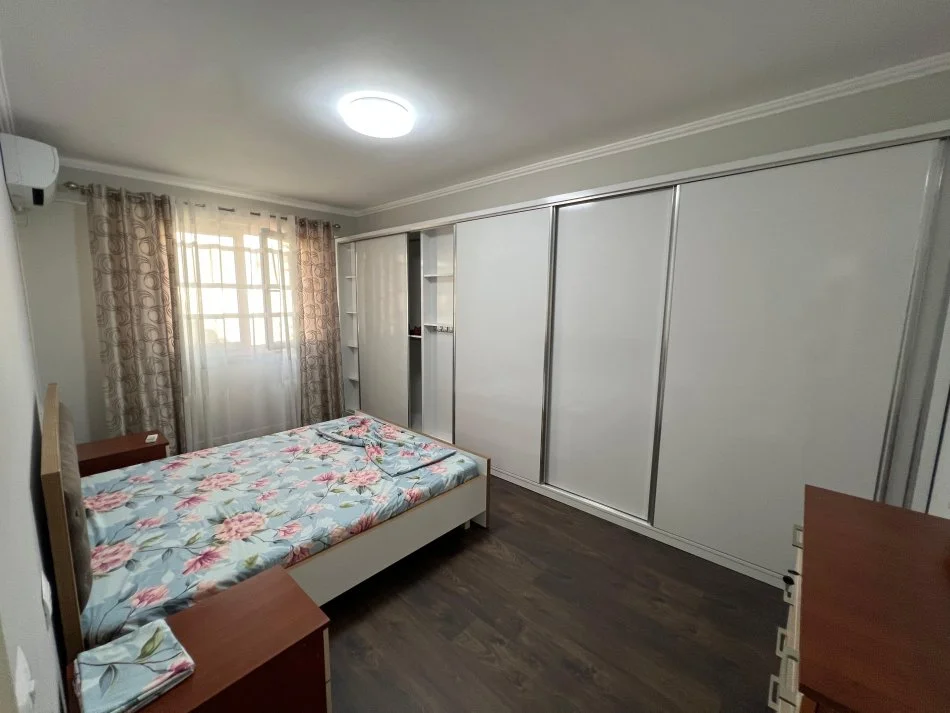 Tirane, jepet me qera apartament 2+1 Kati 4, 97 m² 1.000 € (Selvia)