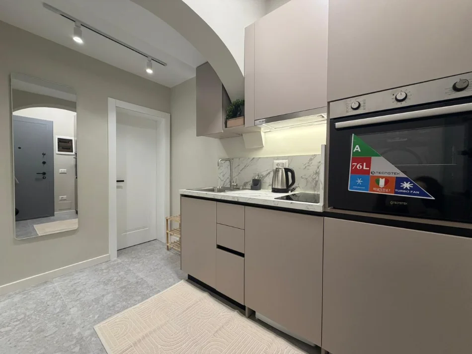 Tirane, shitet apartament 1+1 , 65 m² 193.000 € (21 Dhjetori)