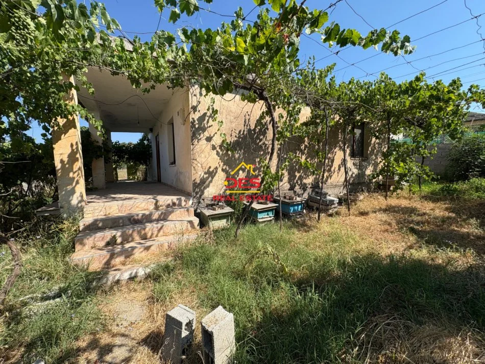 Vlore, shitet shtepi 3+1+Ballkon Kati 0, 92 m² 55.000 € (Kotë, Vlorë)