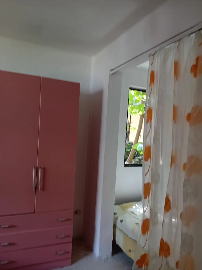 Tirane, jepet me qera shtepi 1+1+Aneks , 61 m² 210 € 