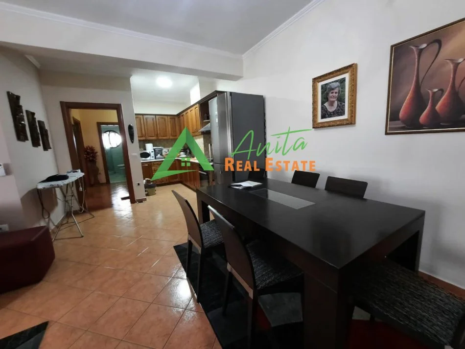Tirane, jepet me qera apartament 2+1+Ballkon Kati 7, 120 m² 600 € (Kompleksi Vizion +)