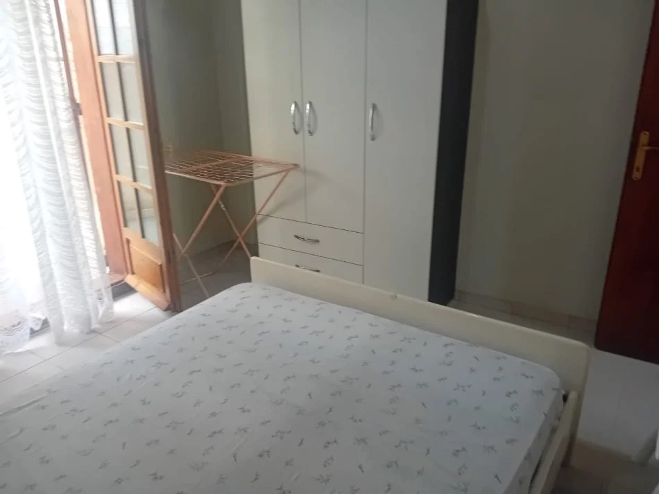 Tirane, jepet me qera shtepi 2+1+Ballkon Kati 1, 380 € (Don bosko)
