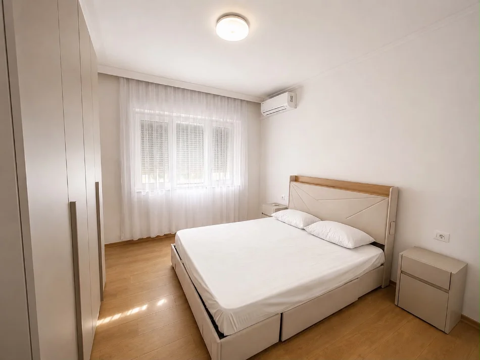 Tirane, jepet me qera apartament 2+1+Aneks+Ballkon Kati 3, 1.000 €