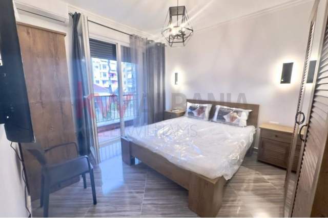 Tirane, jepet me qera apartament 2+1 Kati 2, 98 m² 700 Euro (pazari i ri)