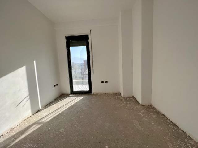 Tirane, shitet apartament 2+1+BLK Kati 3, 112 m² 150.000  (Fakulteti Ekonomik)