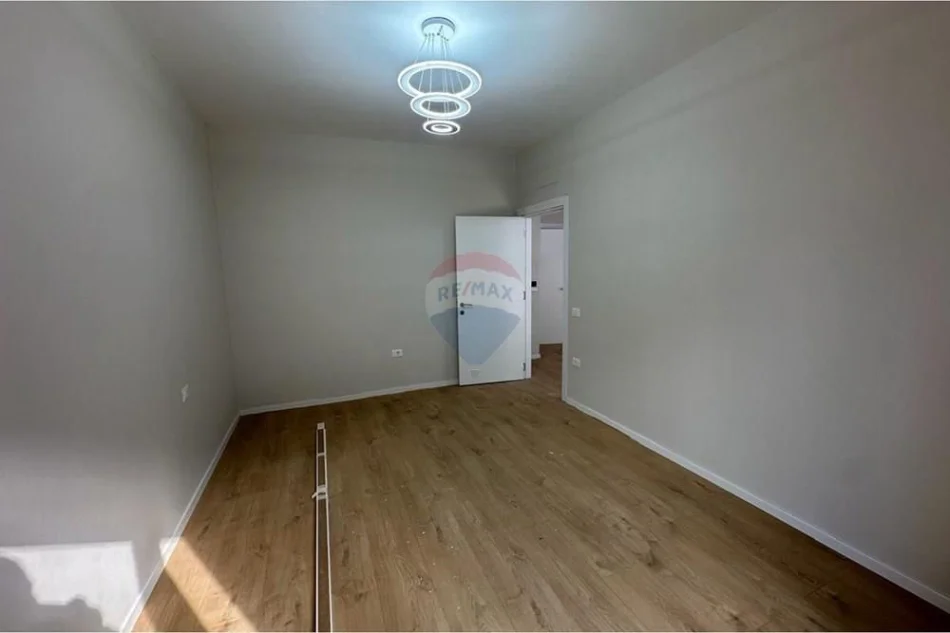 Tirane, shitet apartament 1+1 , 70 m² 125.000 € 