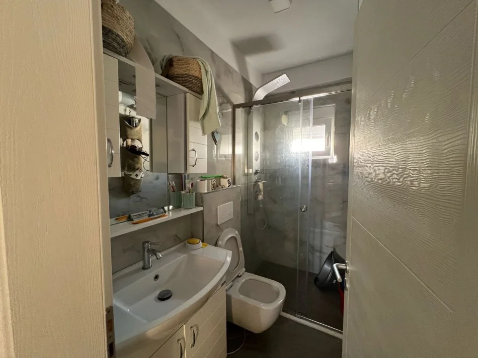 Durres, shitet apartament 1+1+Ballkon Kati 3, 63 m² 150.000 € (Qerret prane Supreme Hotel)