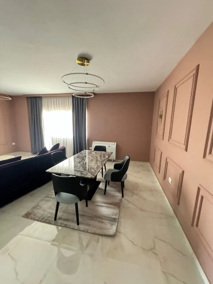 Tirane, jepet me qera apartament 1+1 Kati 2, 80 m² 700 € (APARTAMENT 1+1 ME QIRA TEK LIQENI I FARKES!)