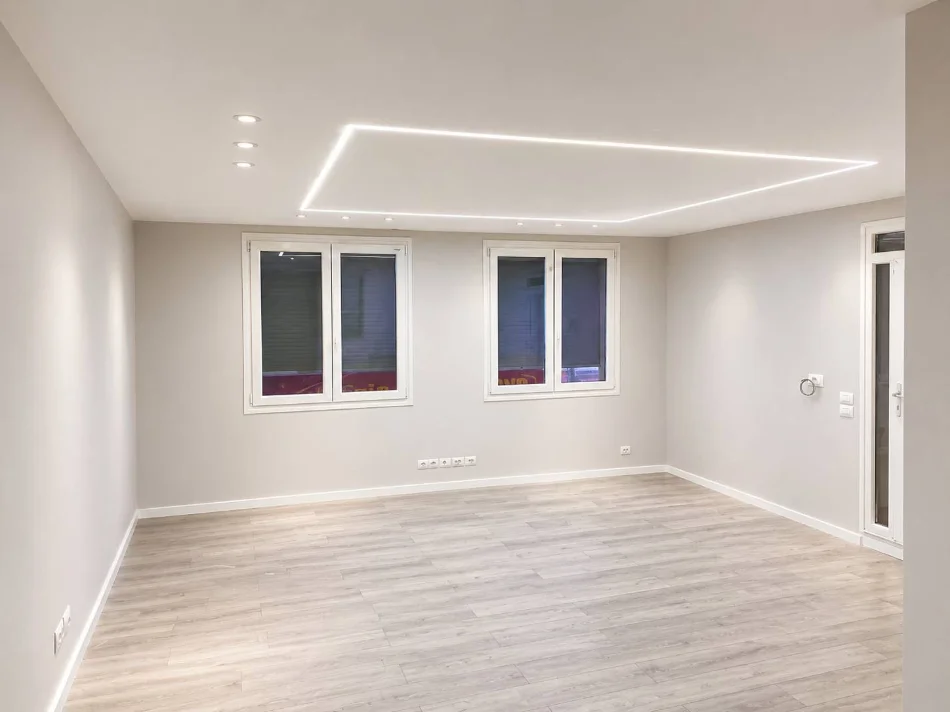 Tirane, jepet me qera ambjent biznesi Kati 0, 73 m² 1.500 € (Prane ETC)