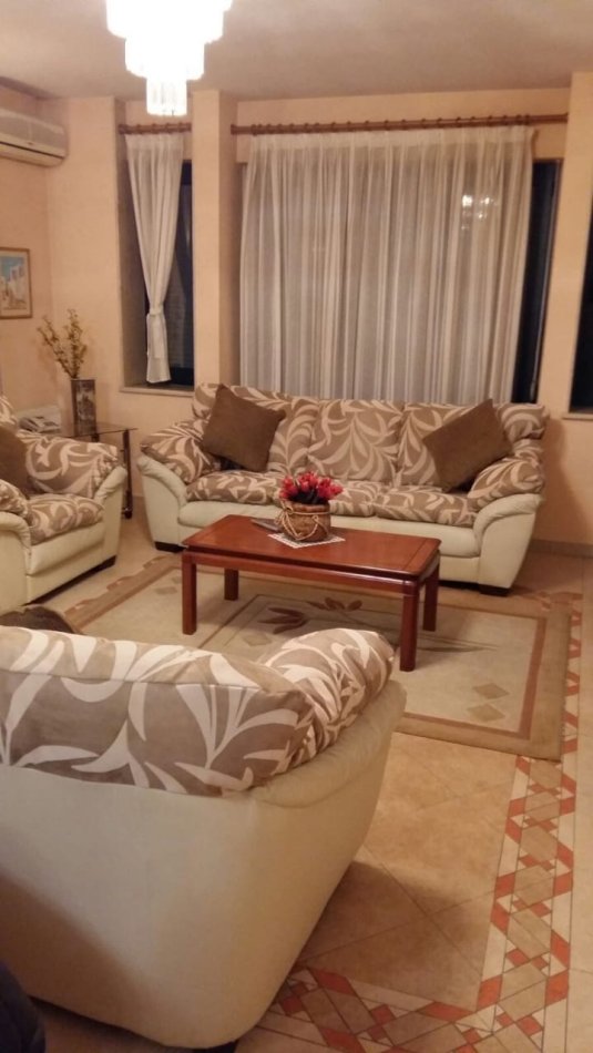 Tirane, jepet me qera apartament 2+1 Kati 7, (Donika Kastrioti)