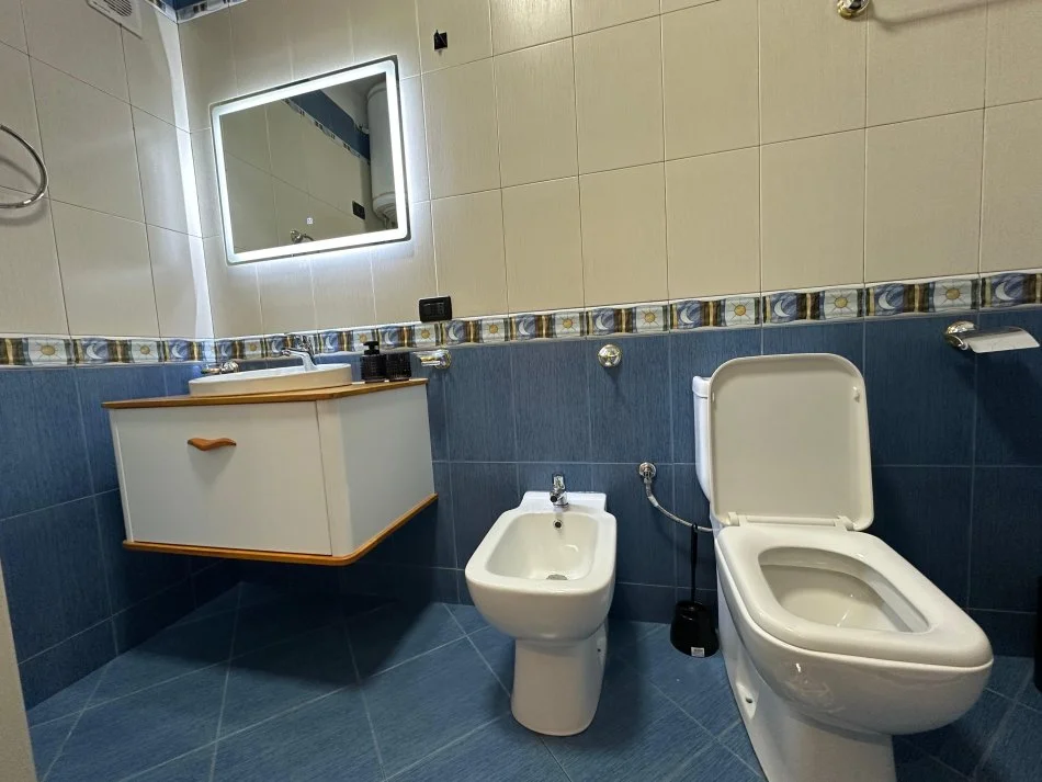 Tirane, jepet me qera apartament 2+1+Ballkon Kati 5, 112 m² 1.500 € (sami frasheri)