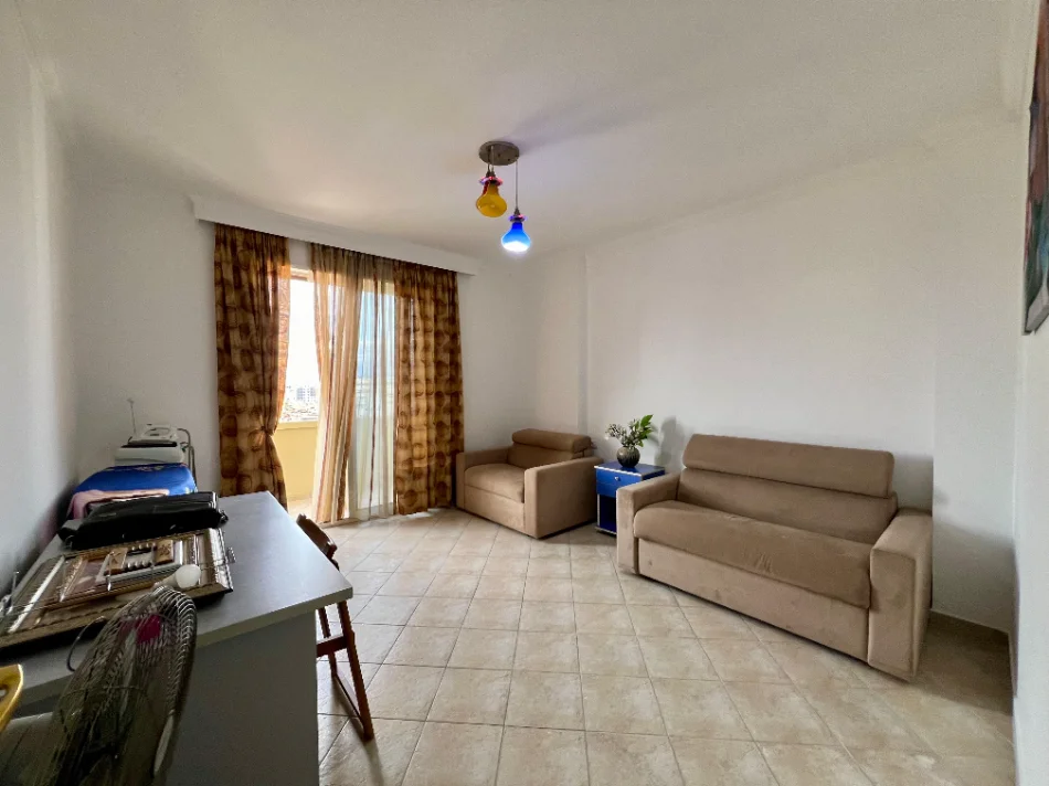 Shqiperi, jepet me qera apartament 2+1+Aneks+Ballkon Kati 10, 130 m² 700 € (Rruga e Barrikadave)