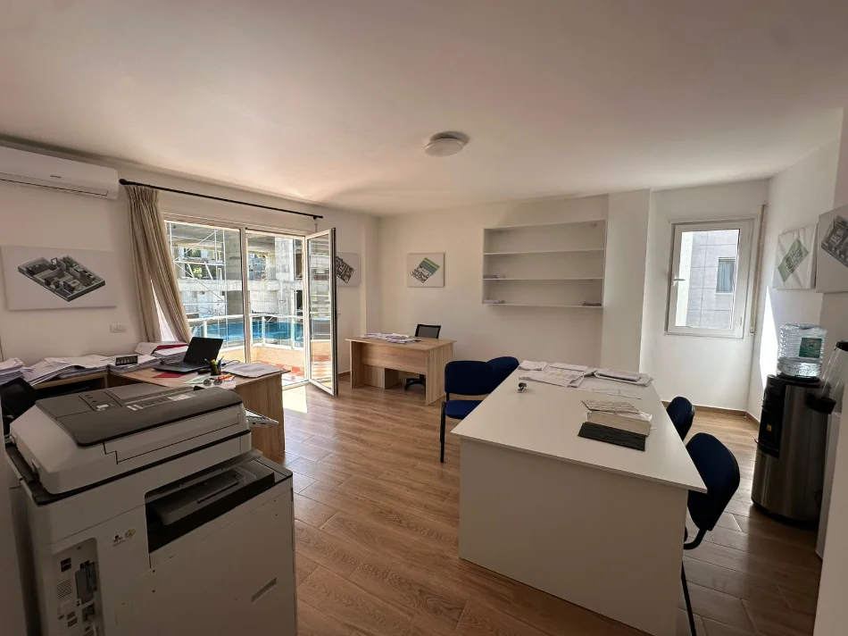 Tirane, shitet apartament 2+1+Ballkon Kati 2, 101 m² 225.000 € (Rruga Selite e Vjeter)