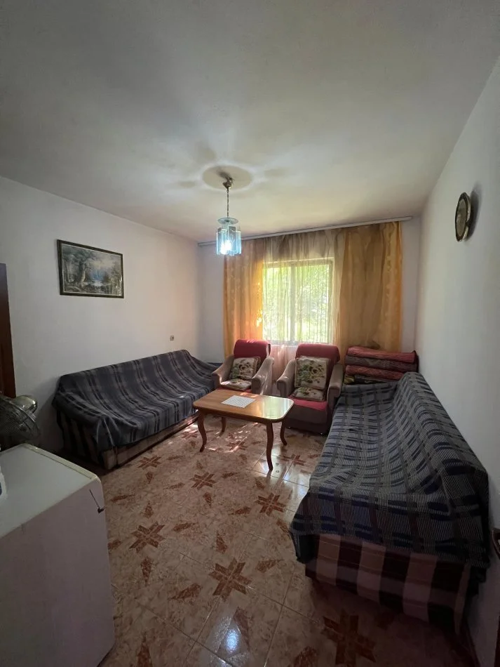 Tirane, shitet shtepi 3+1 Kati 0, 282 m² 135.000 € (Liqeni Paskuqanit)