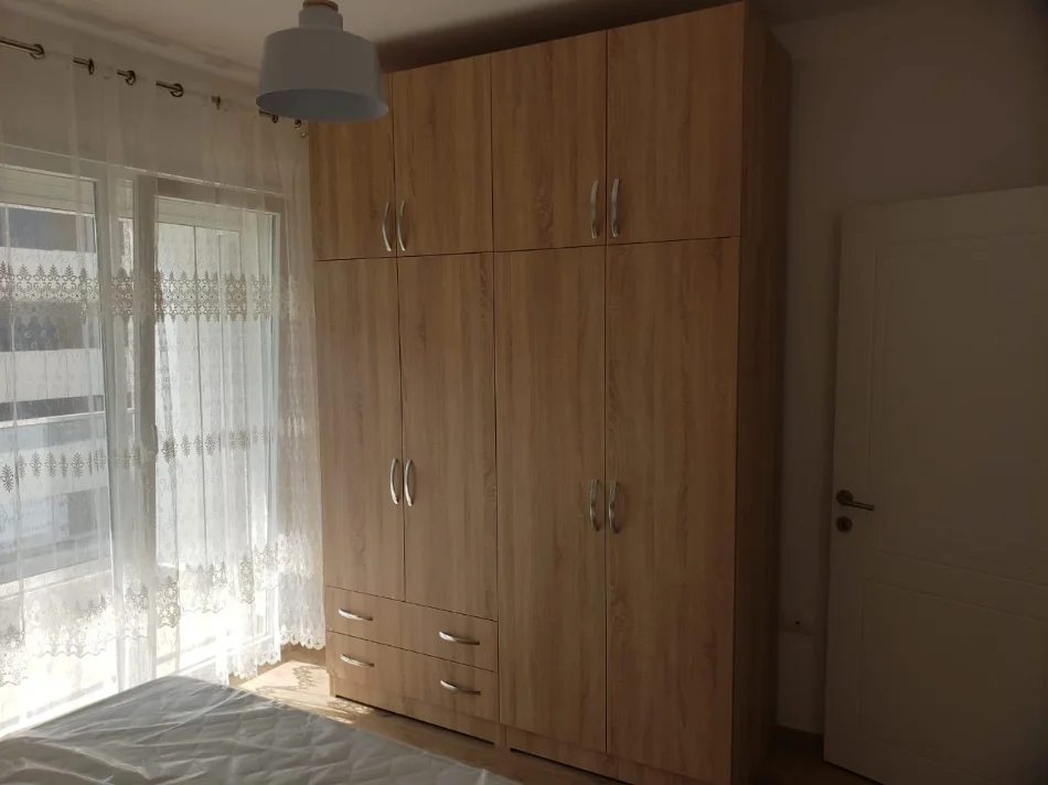 Tirane, jepet me qera apartament 1+1 Kati 2, 60 m² 600 € (Don Bosko)