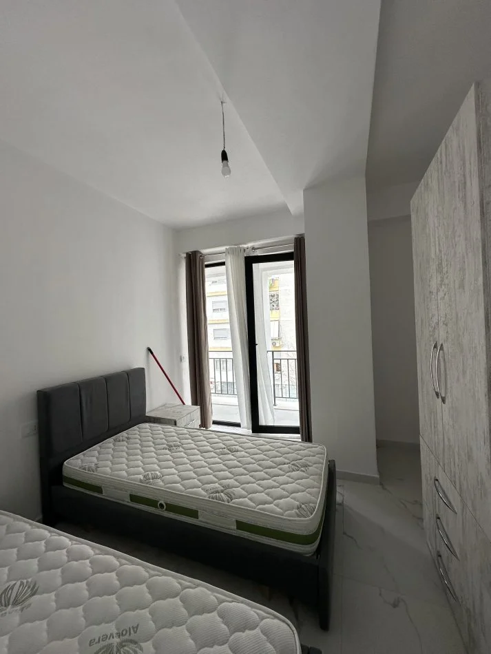 Tirane, jepet me qera apartament 2+1 Kati 3, 106 m² 50.000 € (astir)