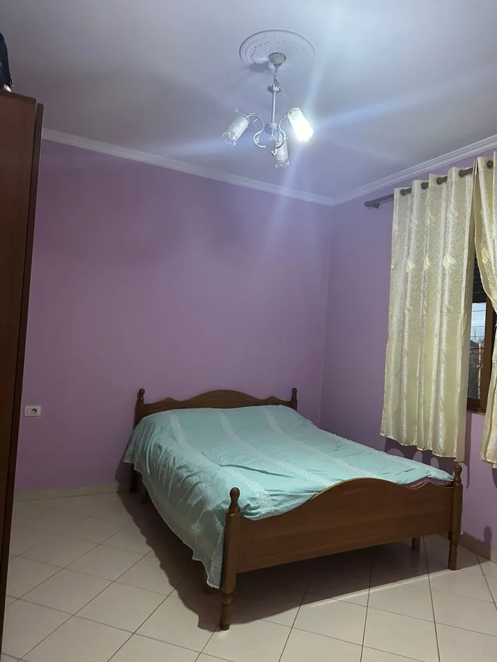 Tirane, jepet me qera shtepi 2+1+Ballkon Kati 2, 90 m² 450 € (rruga Jordan Misja)