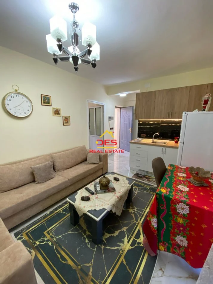 Vlore, shitet apartament 1+1+Ballkon Kati 2, 50 m² 68.000 € (Rruga Mustafa Bello)