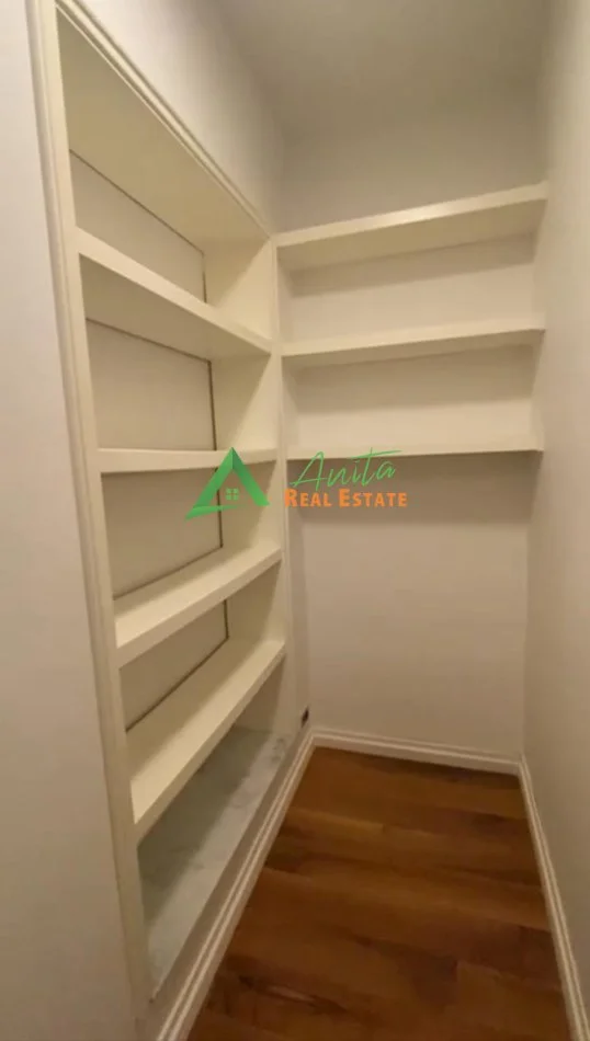 Tirane, jepet me qera apartament 1+1+Ballkon Kati 2, 75 m² 700 € (Afer Shkolles se Kuqe)