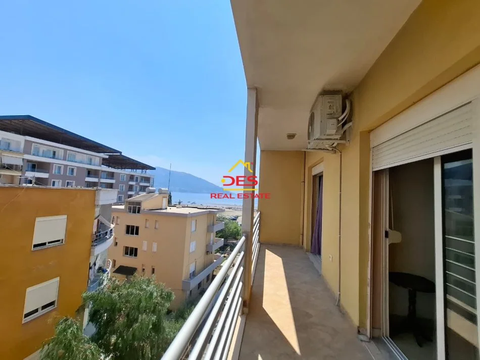 Vlore, jepet me qera apartament 1+1+Ballkon Kati 5, 70 m² 350 € (Rruga Sazani)
