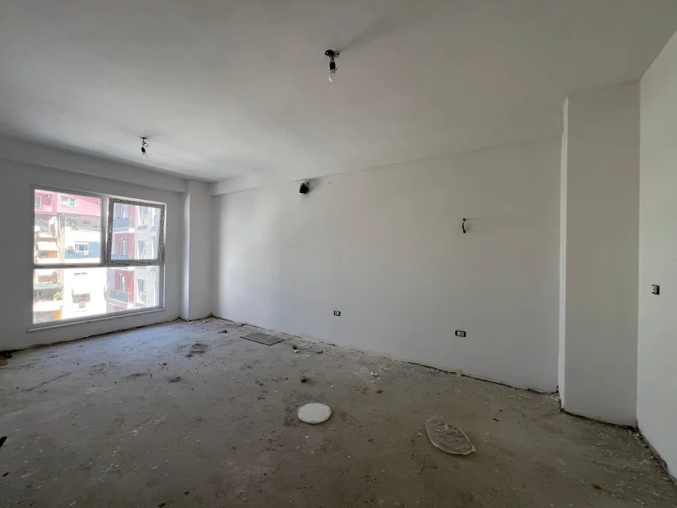 Tirane, shitet apartament 1+1+Ballkon , 69 m² 110.240 € (Kupola)