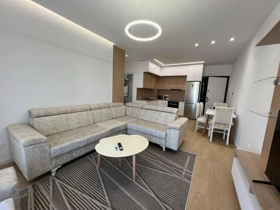 Tirane, jepet me qera apartament 1+1+Ballkon Kati 6, 67 m² 600 € (Bulevardi Ri)