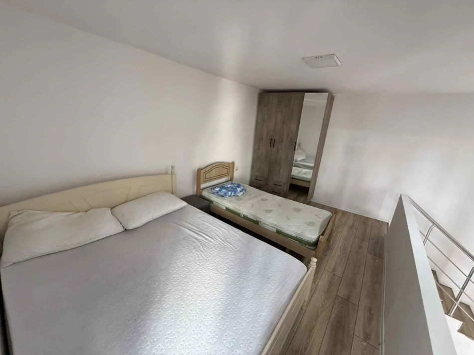Tirane, jepet me qera apartament duplex Dublex Kati 1, 60 m² 450 € (Spitali QSUT)