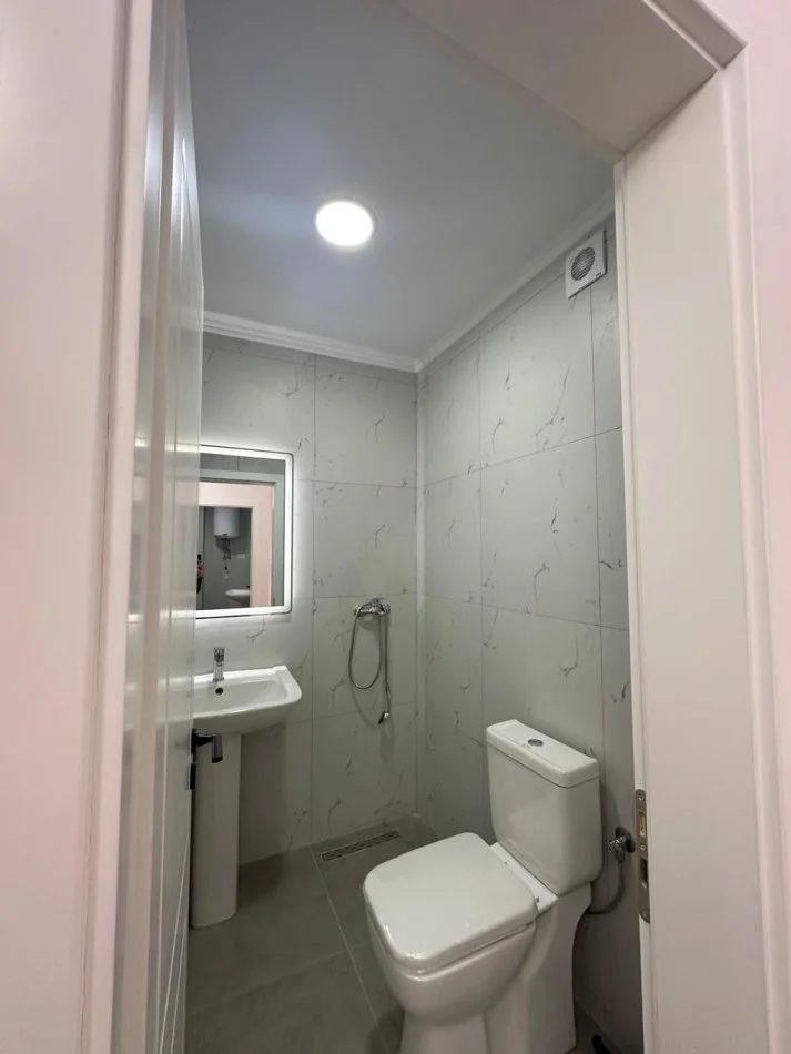 Tirane, shitet apartament 2+1+Ballkon Kati 4, 86 m² 133.000 € (Rruga Aleksandri)