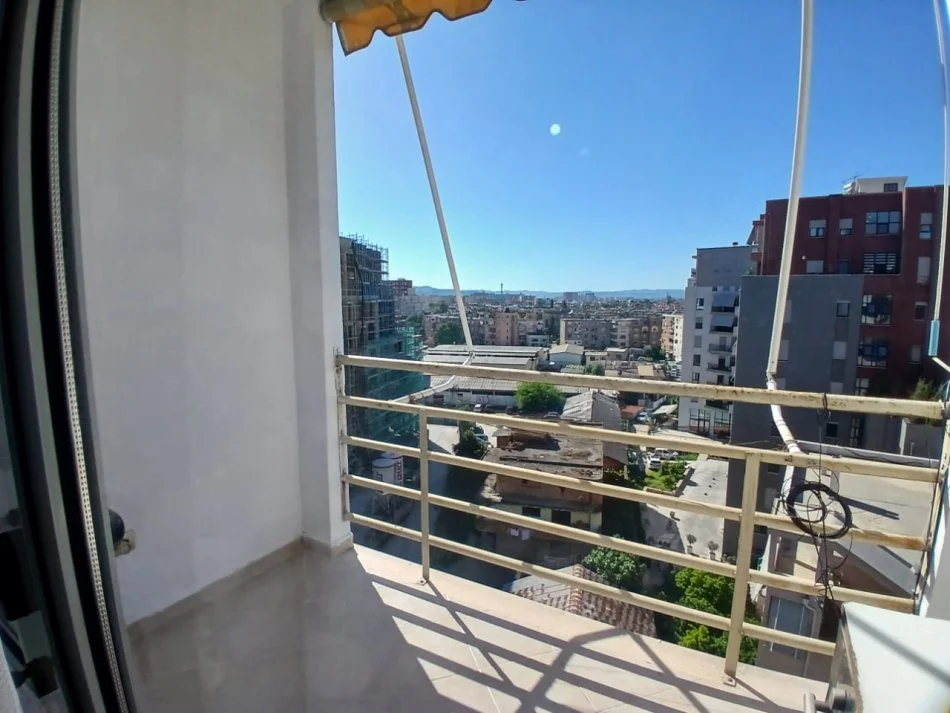 Tirane, jepet me qera apartament 1+1+Ballkon Kati 7, 78 m² 450 € (Don Bosko)
